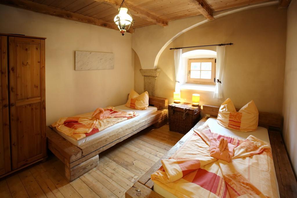 Hrazdeny Statek Mytinka Guest House Exterior foto